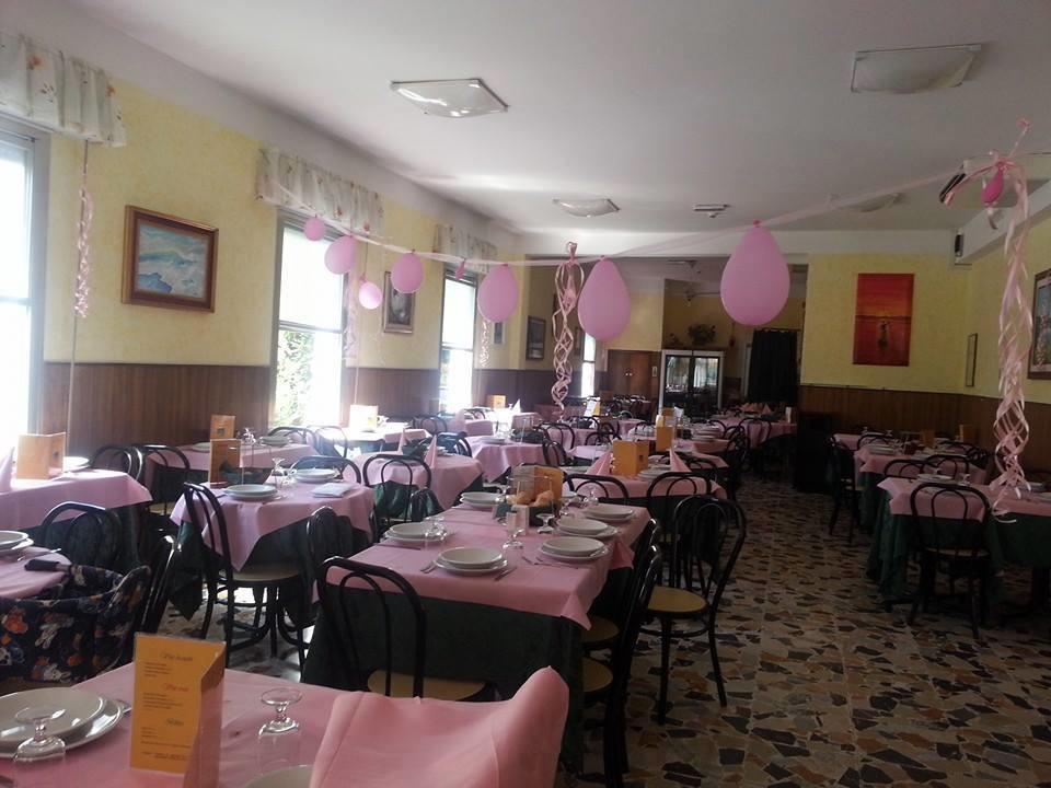 Hotel Moroni Римини Екстериор снимка